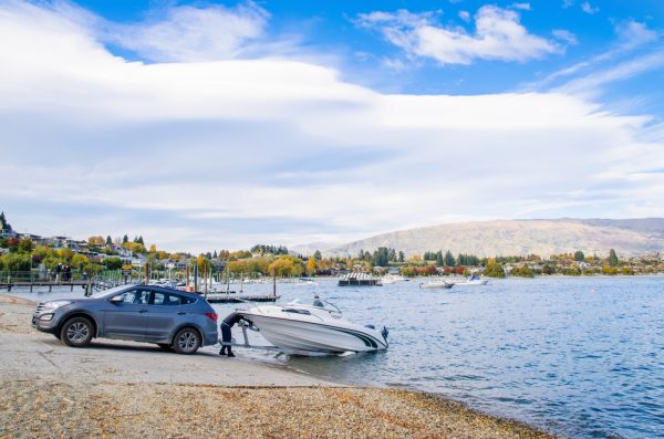 midsize-suv-car-towing-a-boat